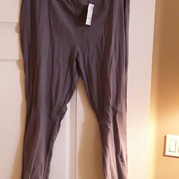 Tops - Picture 4 of 4